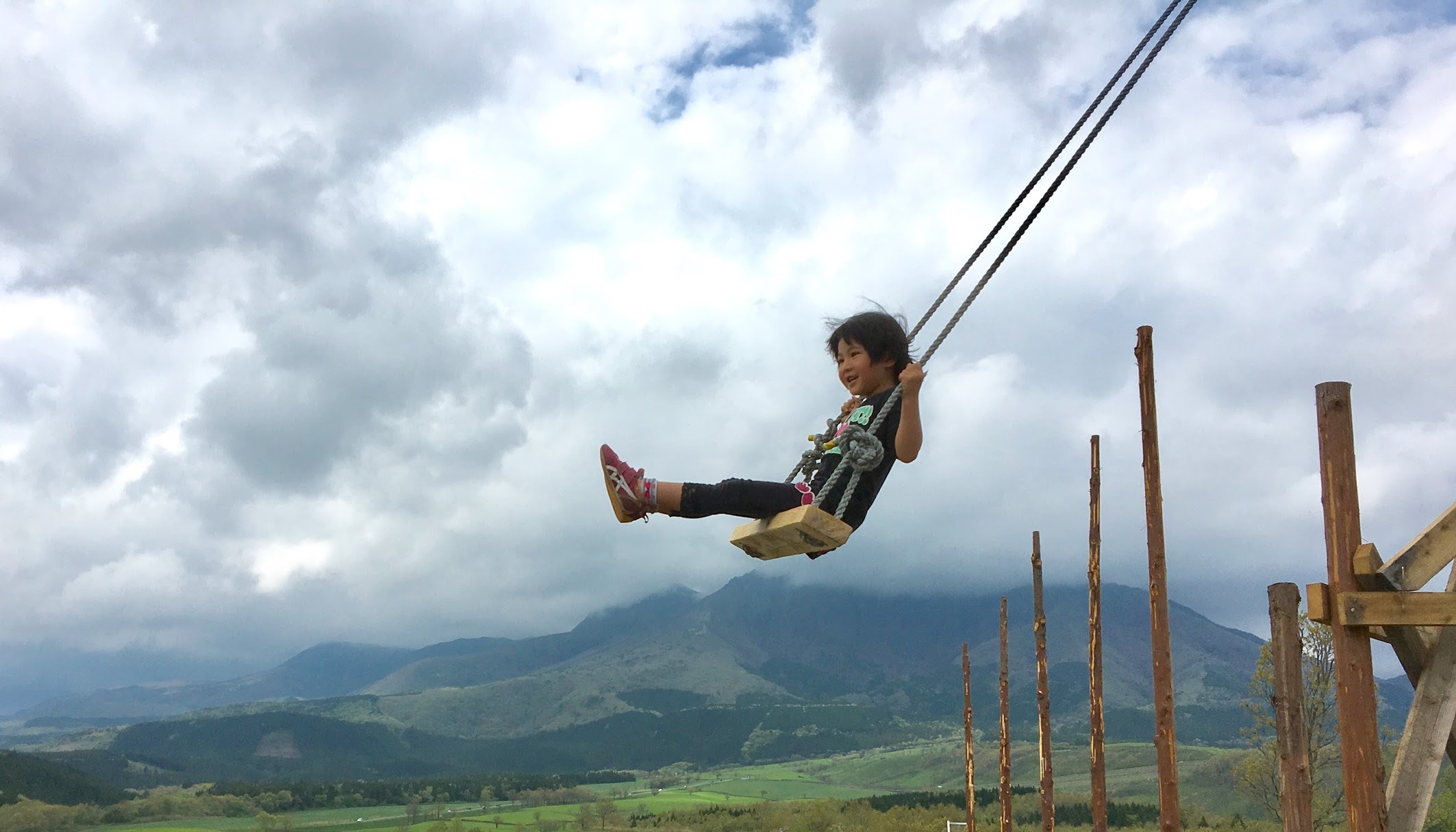 大自然の中で空飛ぶブランコ 草ソリ ターザンロープ 童心にかえって思い切り遊びましょう 久住高原童心回帰農場 じゃらん遊び体験 大自然の中で空飛ぶブランコ 草ソリ ターザンロープ 童心にかえって思い切り遊びましょう 久住高原童心回帰農場 じゃらん遊び体験