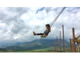 ハイジ気分で空飛ぶブランコ。