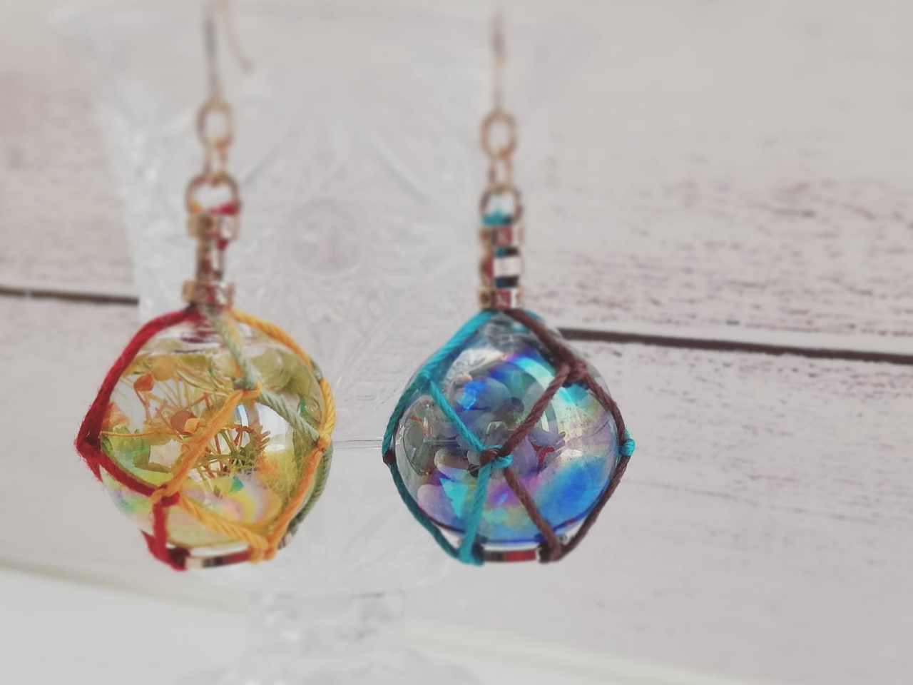 編み糸の色合いで全く違う表情になります