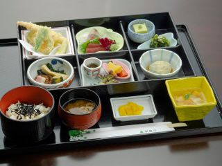 【翠御膳】一例
