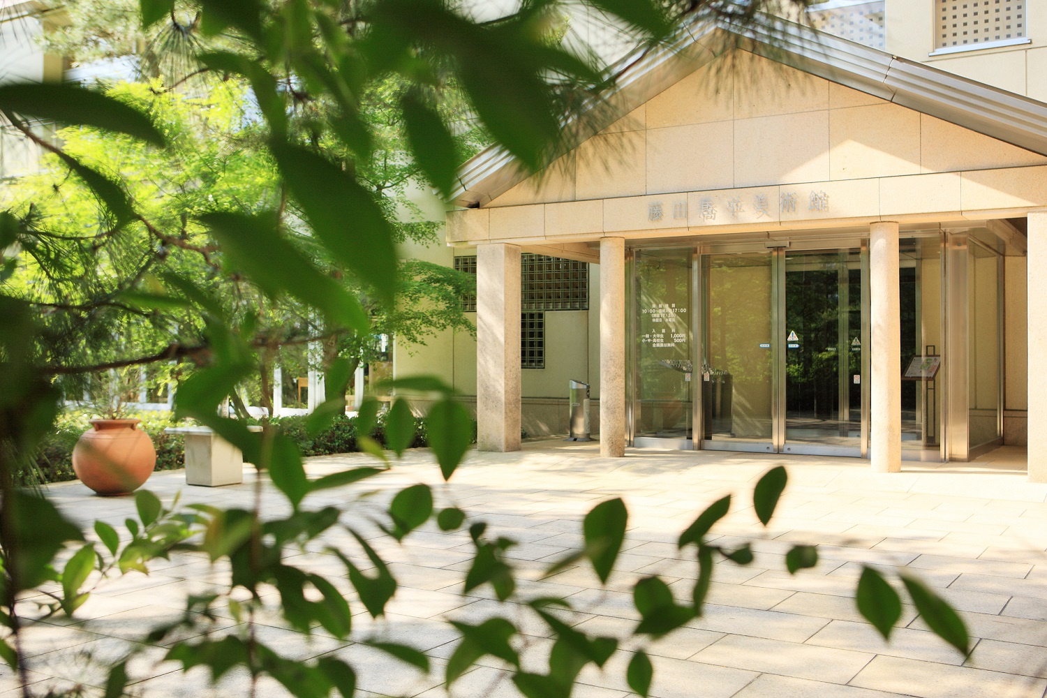 yGgXC[Wz뉀ƊĈށAKX~[WAB̊όn班ꂽÂȋԂŁAI[Vr[ЂƂ߁B