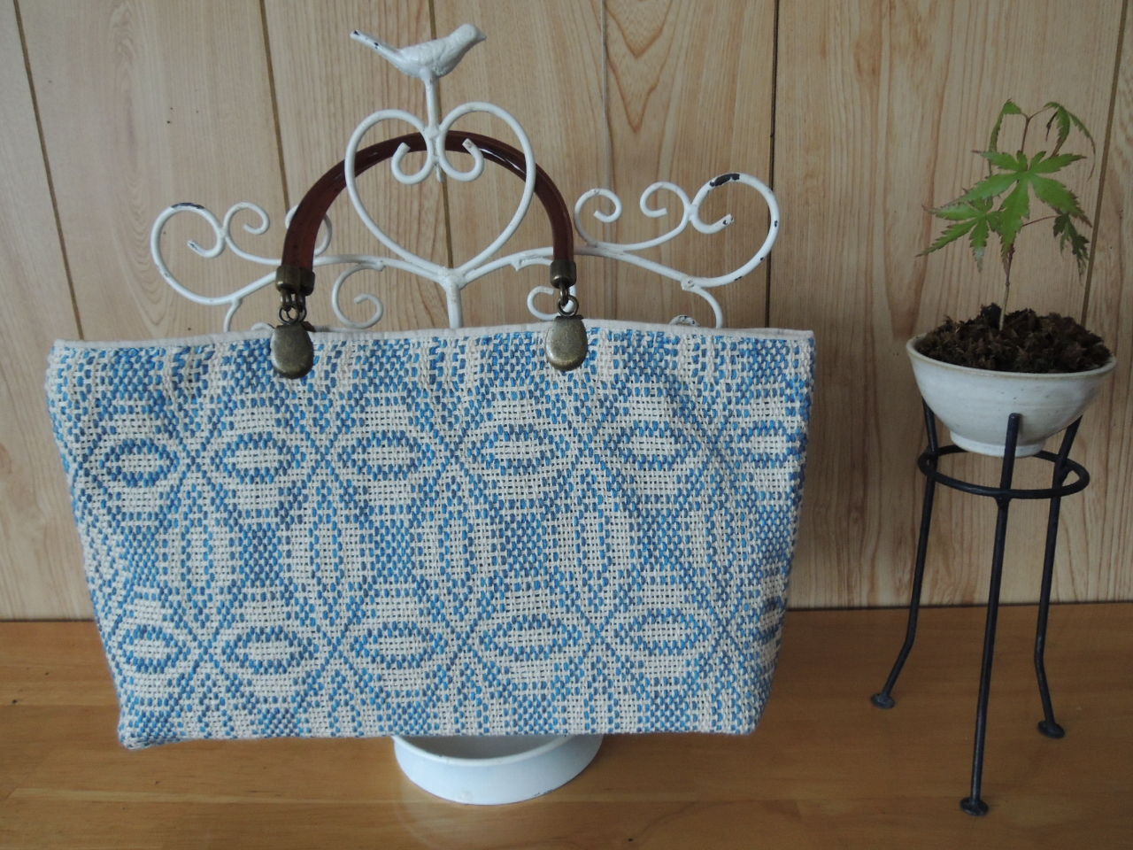 �D�肠�����z�ŁA�X�g�[����o�b�O�Ɏd�グ�Ă��f�G�B