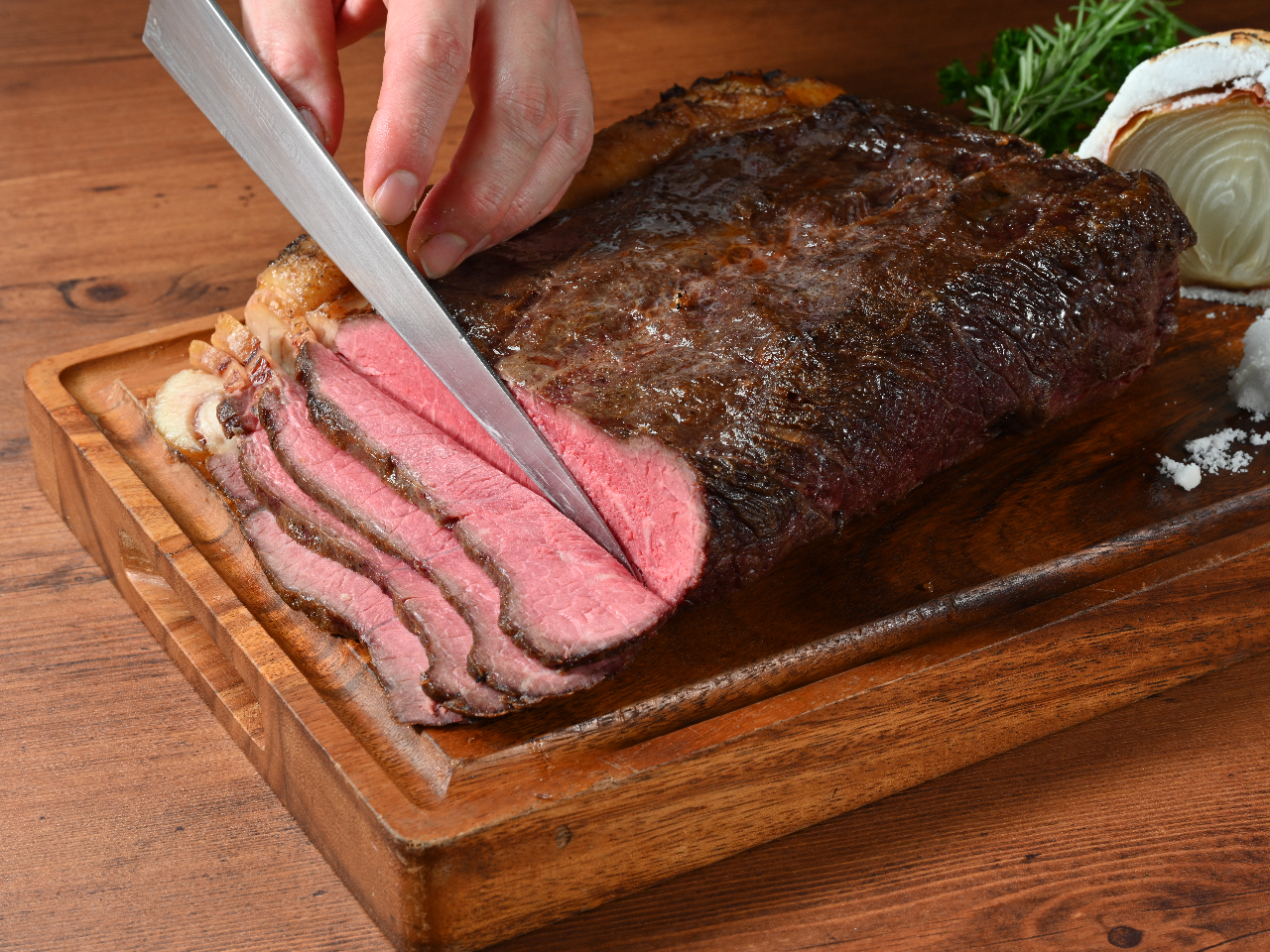 ���[�X�g�r�[�t�̃J�b�e�B���O�����S���T�[�r�X