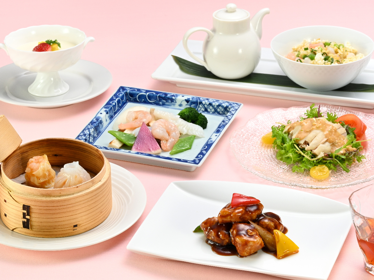 �y�����`�R�[�X�z�G�߂ɂ���ă��C���i�b�v���ւ��S6�i�̃R�[�X�B���ʐ^�̓C���[�W