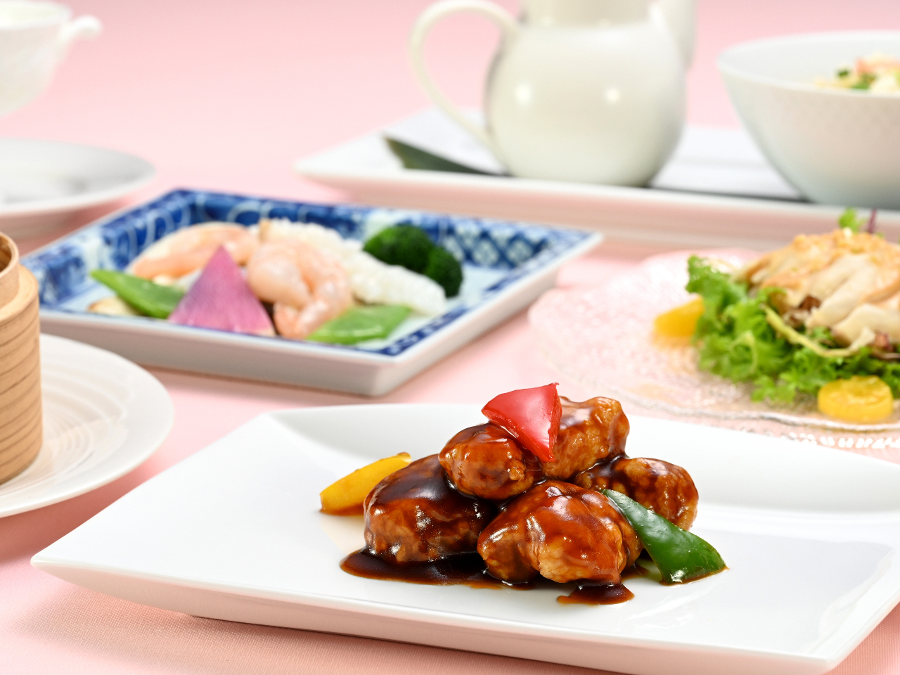 �y�����`�R�[�X�z�G�߂ɂ���ă��C���i�b�v���ւ��S6�i�̃R�[�X�B���ʐ^�̓C���[�W