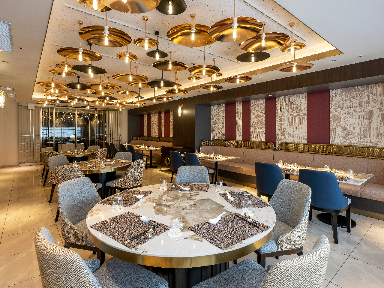 y ԗzX͍`̃RjACeAC[WӂX^C