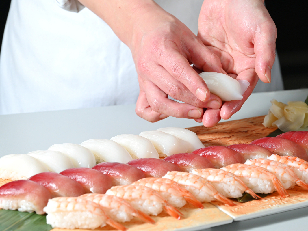 �y12/20�`1/4�f�B�i�[����z������i