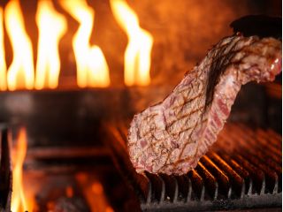 8/8(土)〜8/16(日)は「“Grill&Roast”お盆ウィークスペシャルブッフェ」開催!