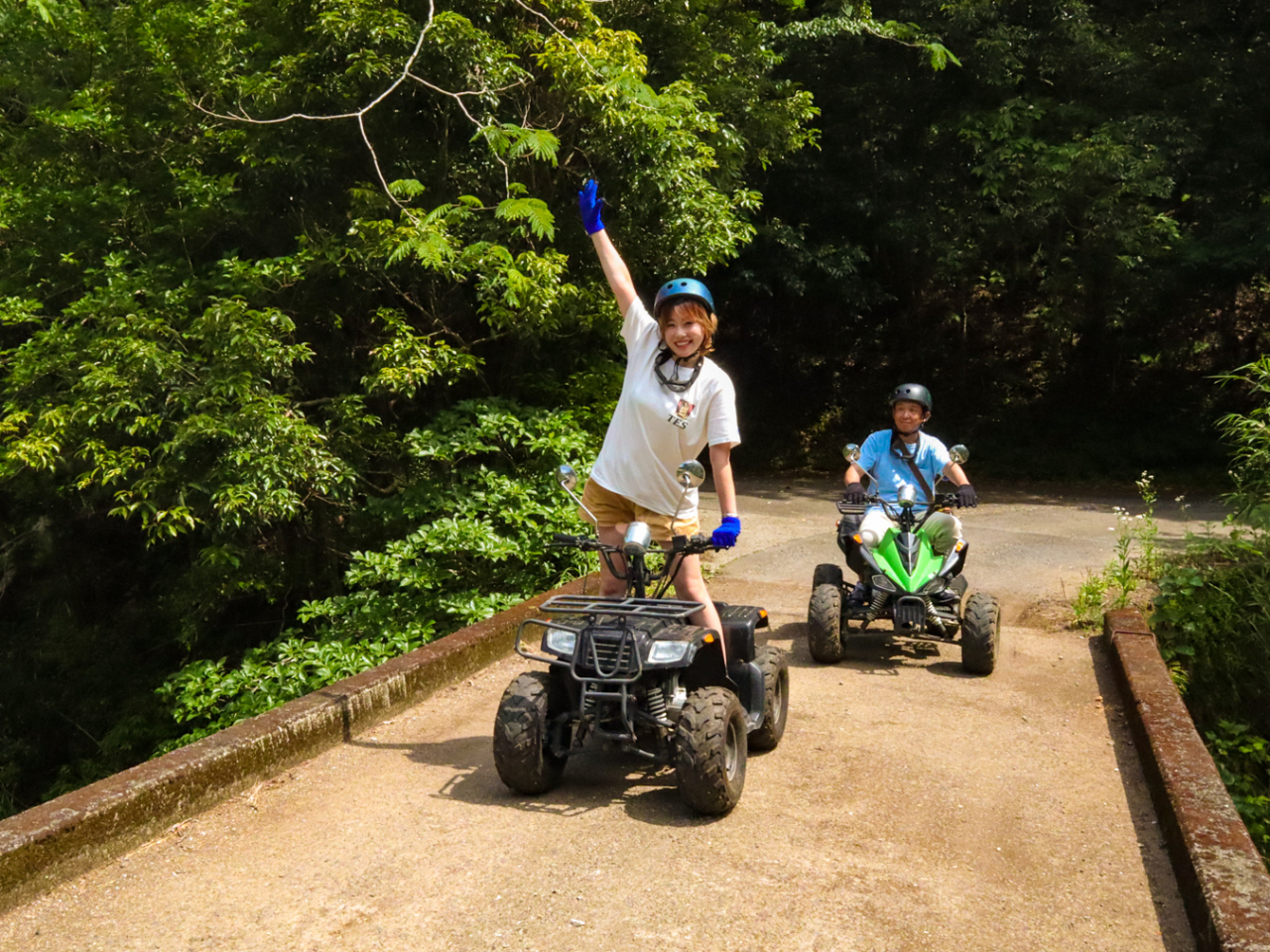 カメラマンでもあるガイドだからわかる、思い出に残る写真が撮れるスポットを教えます。オーナーが撮影した写真はプレゼント!