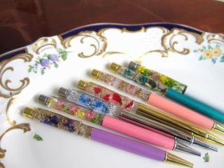 ペン本体の色も様々ご用意しております!