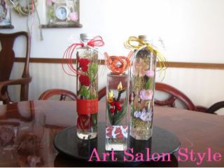 ハーバリウムでお正月飾り。梅、松、南天などの花材に、水引や和紙を使って飾り付け!豪華なお正月飾りが作れます。