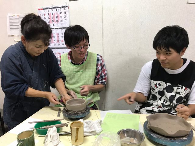 造りで向こう付けや皿を造る