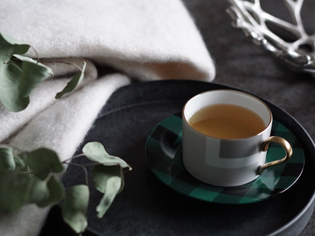 �ǂ̍�i��300��ވȏ�̊G�����炨�D���ȕ���I��Ő��삵�Ă����������Ƃ��\�ł�