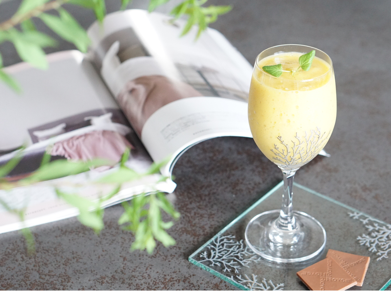 �ǂ̍�i��300��ވȏ�̊G�����炨�D���ȕ���I��Ő��삵�Ă����������Ƃ��\�ł�