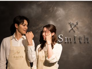 腕に輝くお揃いの手作りバングル