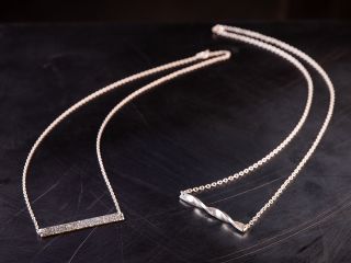 世界にたった一つ、あなただけのオリジナルネックレス。胸元で輝く特別なアクセサリーを手作りしませんか?