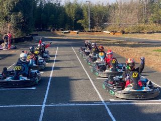 手ぶらでOK!気軽にレーサー気分!!みんなで走れば楽しさ倍増!!