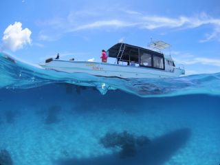 ダイビングボート