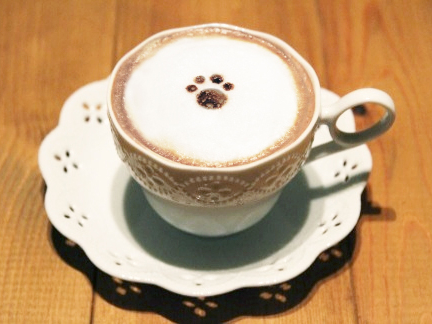 可愛らしくておいしい「ふわふわカフェラテ」など、カフェメニューも豊富です。