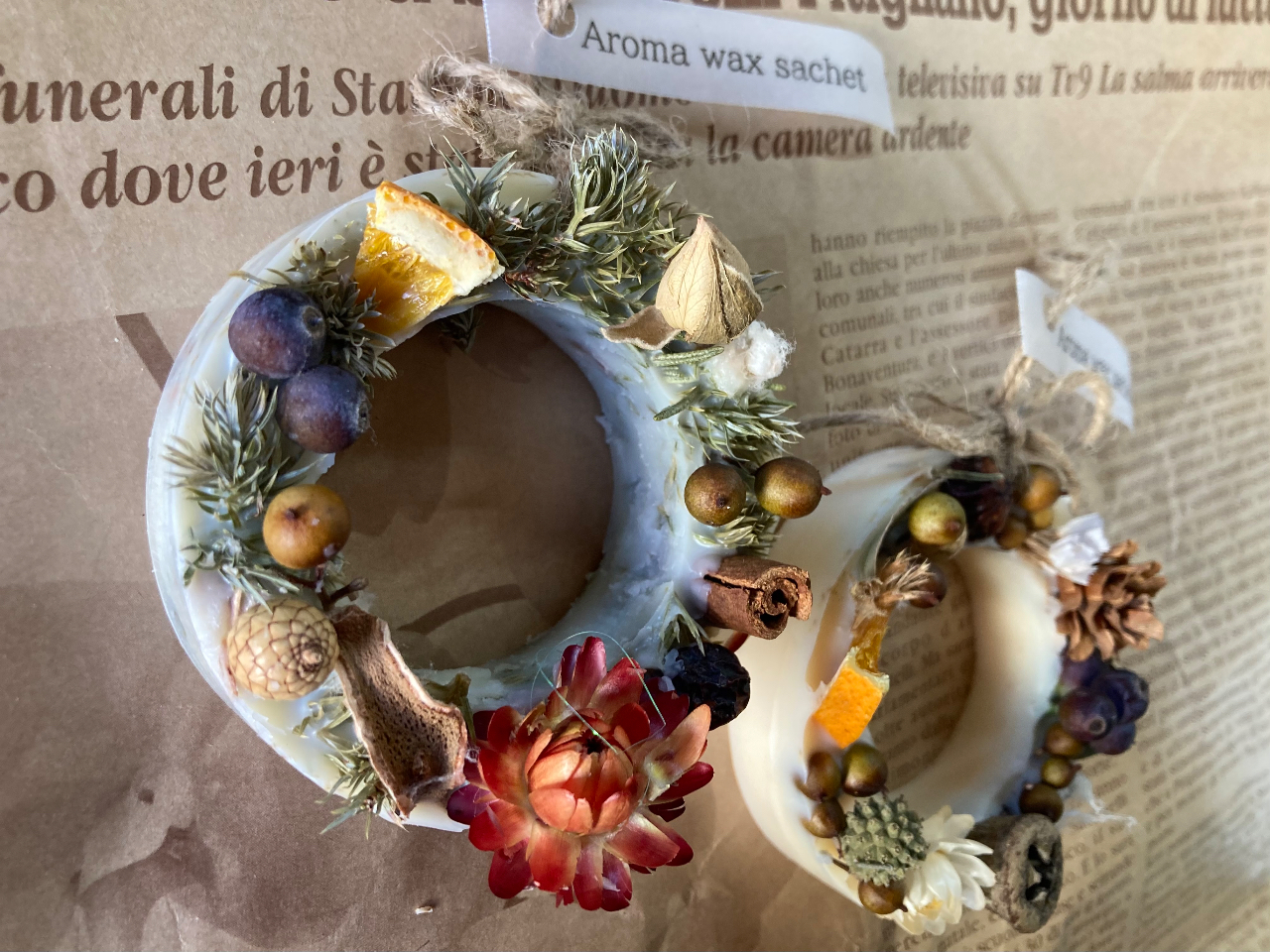 火を使わない代わりに、アロマの香りがお楽しみ頂ける、アロマキャンドルです