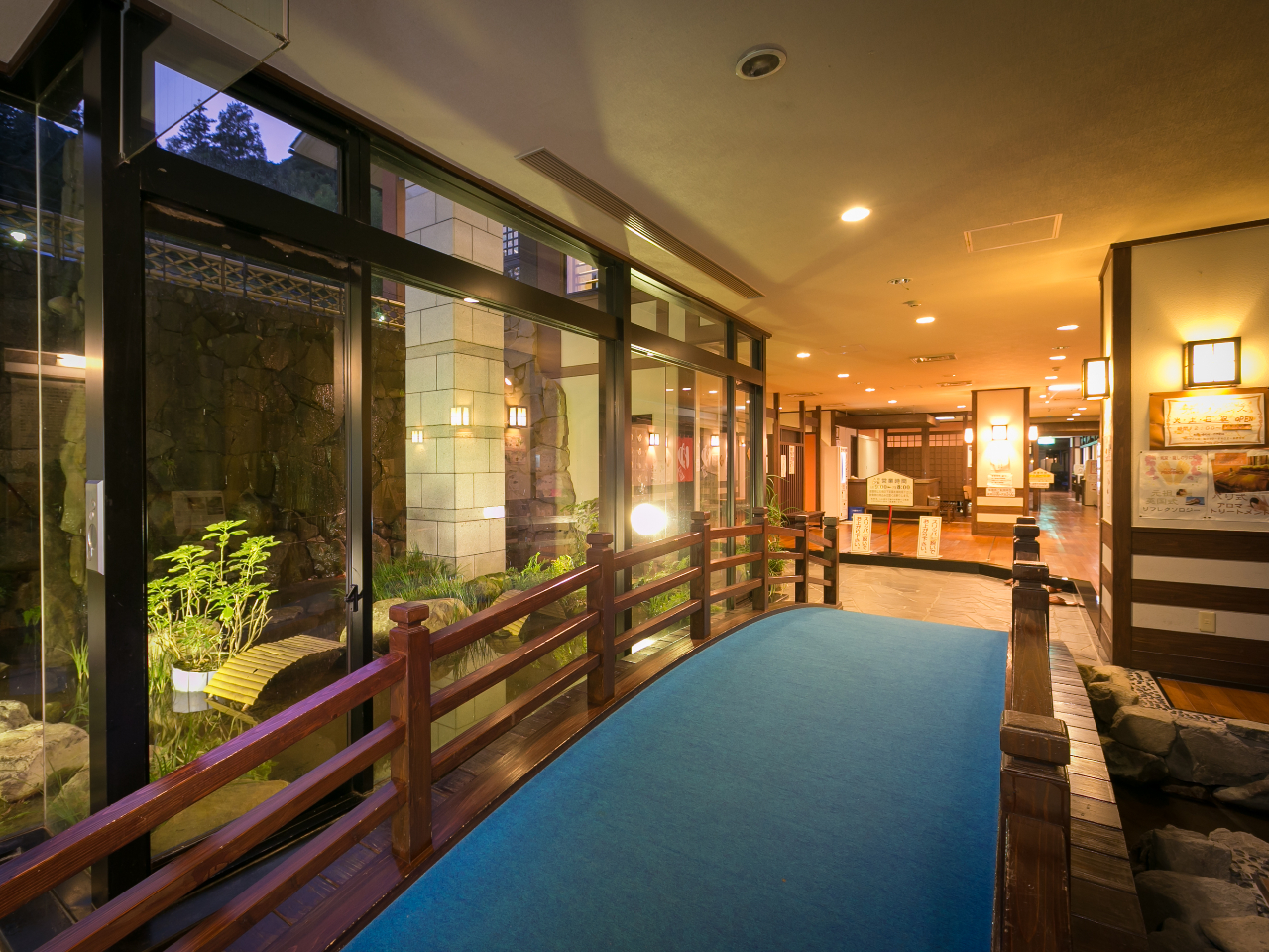 ܂ł̒ʘHɂ͏삪Ղ͋̕Cł