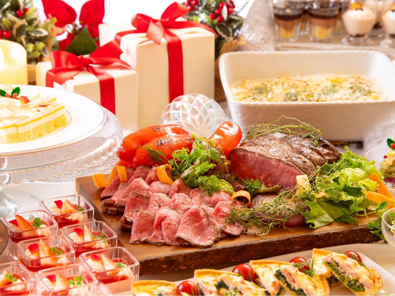 今年はその場で切り分けて提供するローストビーフがメイン!