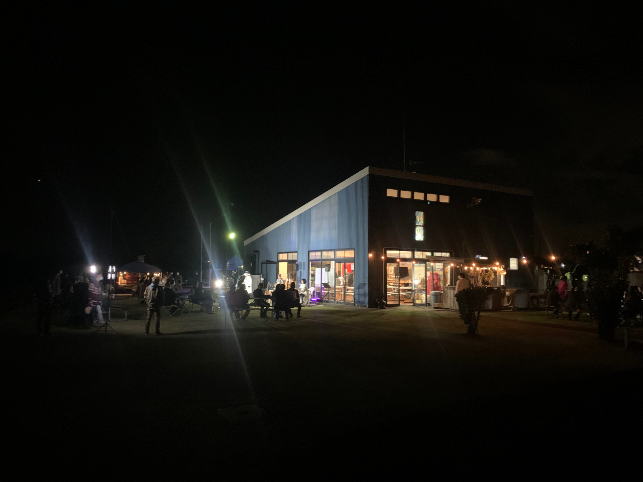 ライトアップされて綺麗です。