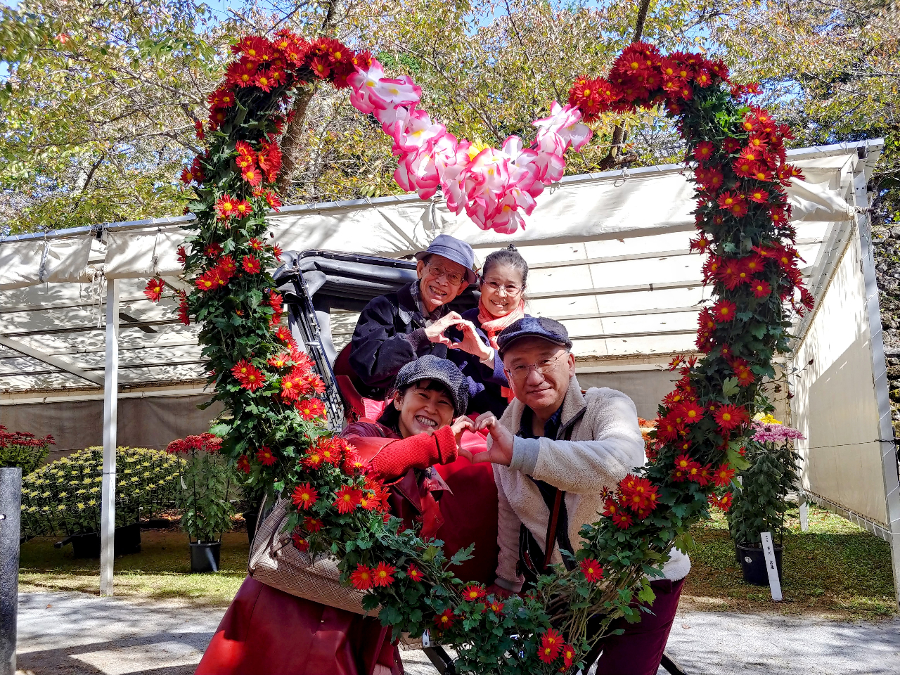 菊花展で人気のハートのフォトフレーム