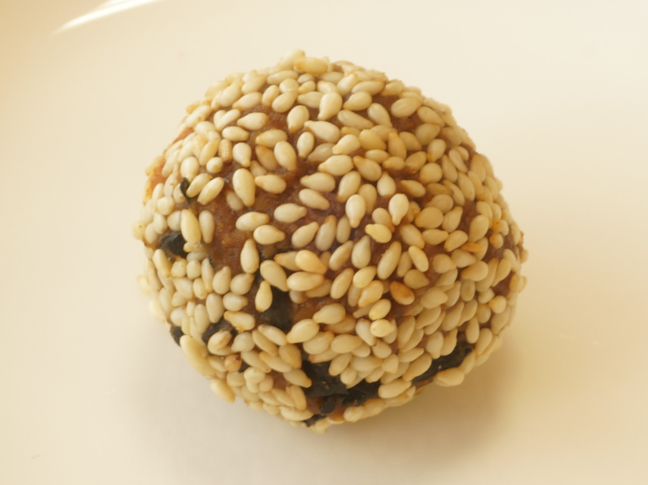 白ごまでコーティングしたり。