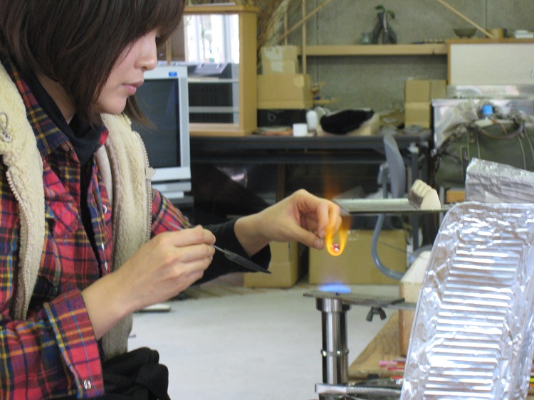 集中して制作中