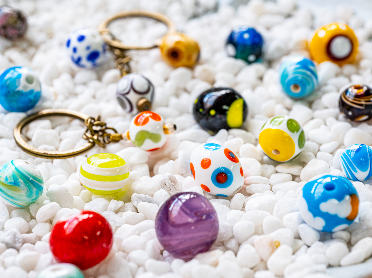 色とりどりのトンボ玉 模様のお好きなものに。