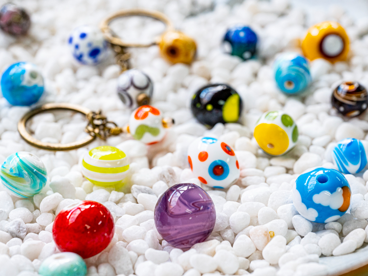 色とりどりのトンボ玉 模様のお好きなものに。