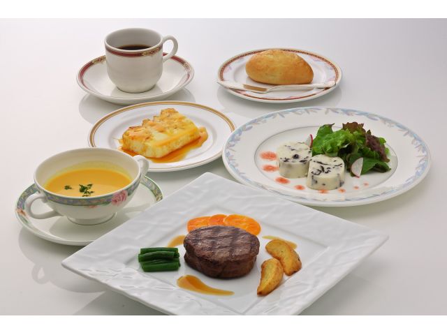 ミレ ランチ 選べるメインディッシュ キャッスルランチ 姫路キヤッスルグランヴィリオホテル じゃらん遊び体験