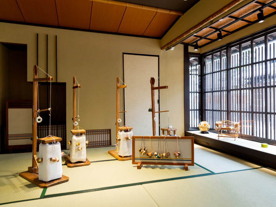 {iIȊpgpĂ̋s̕ԂŎǧ