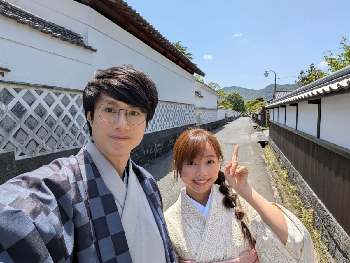 白のなまこ壁の通りは 海外のカップルさんにも喜ばれます。