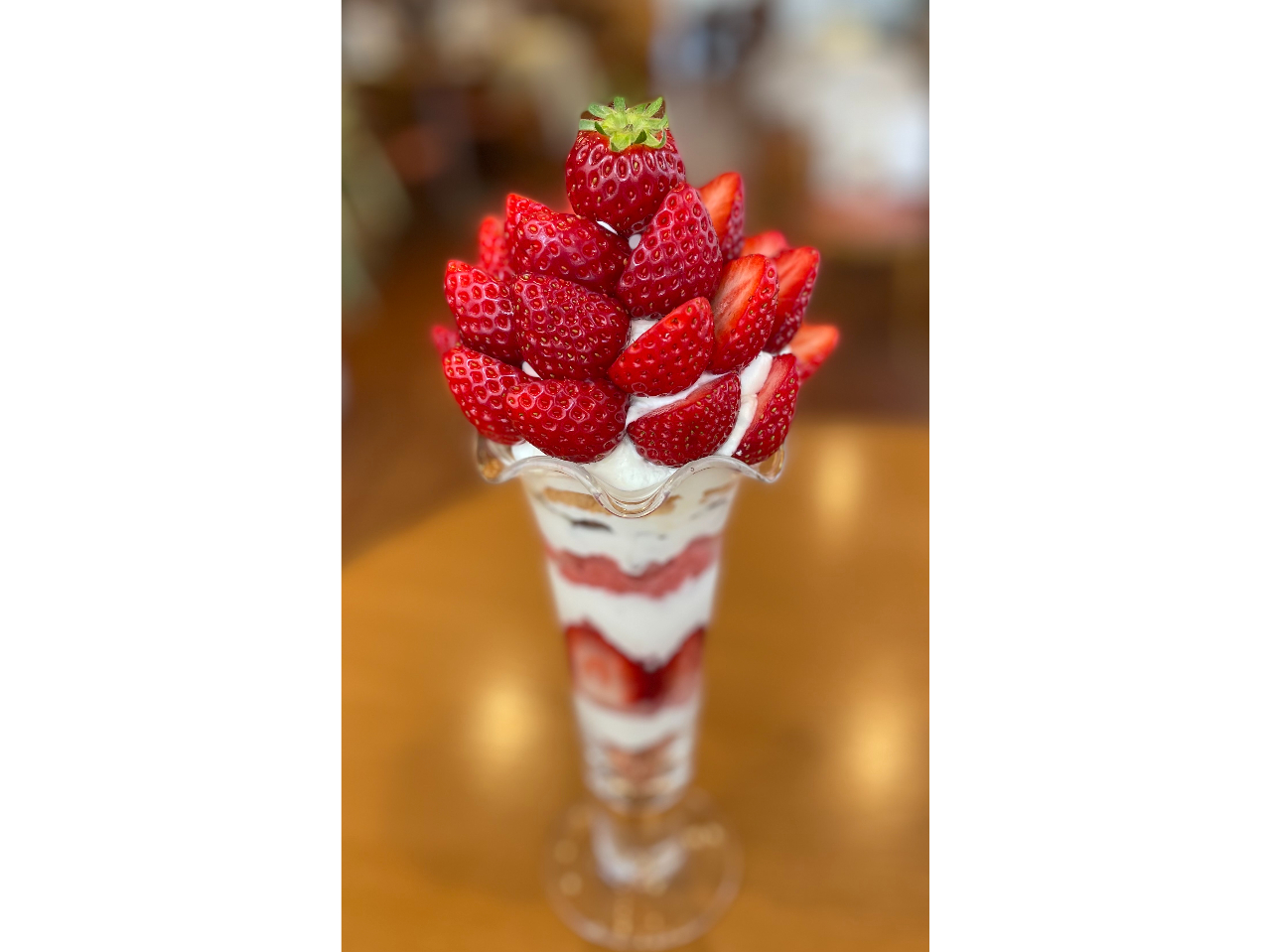 新鮮フルーツを選んで作る、自分だけのオリジナルパフェ体験