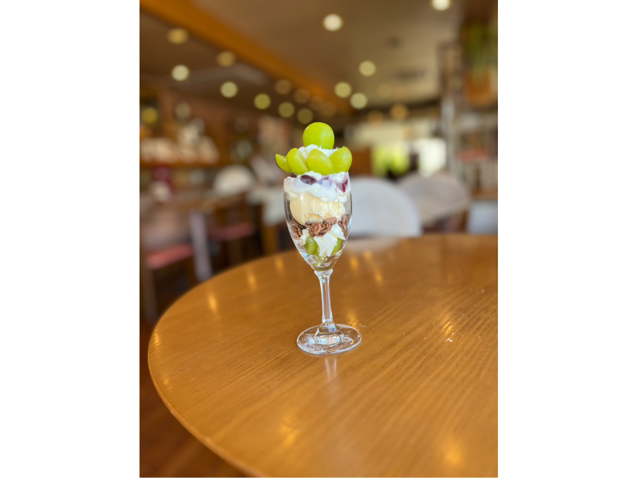 パリッと弾けるマスカットの甘さが主役のオリジナルスイーツ