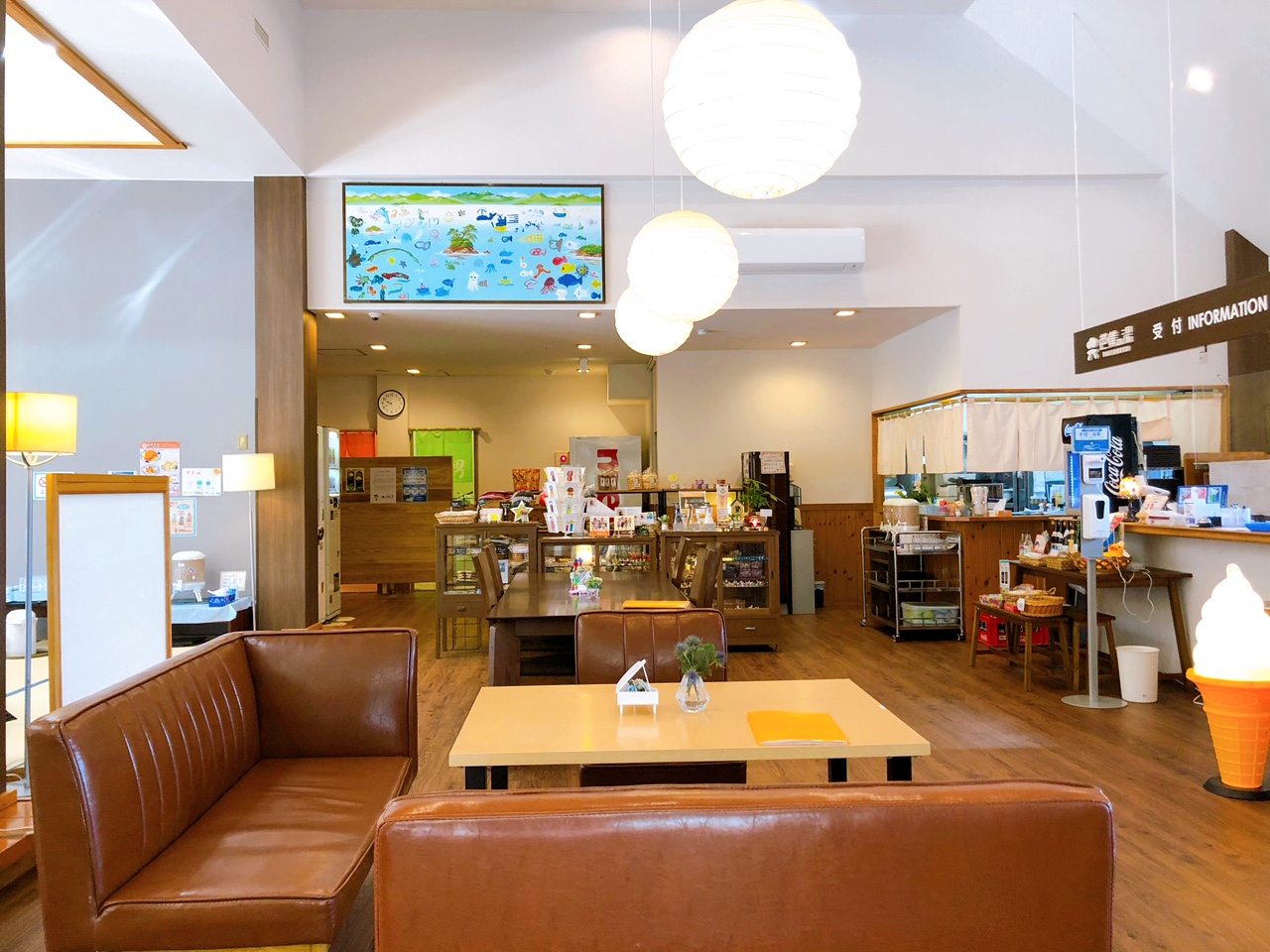 館内は、2021年11月にリニューアル! レトロ和モダンな雰囲気の中、お風呂上りタイムをゆったりと寛ぎながら、のんびりお過ごしいただけます〜