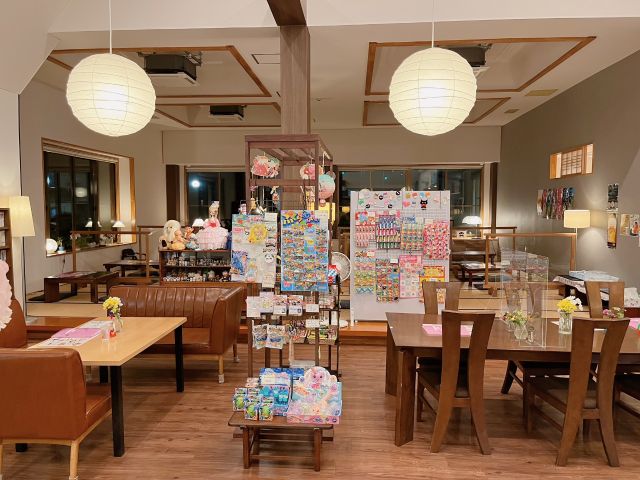 受付ロビーの雰囲気は、和モダンな雰囲気です〜お食事やお土産探しものんびりお楽しみいただけます!