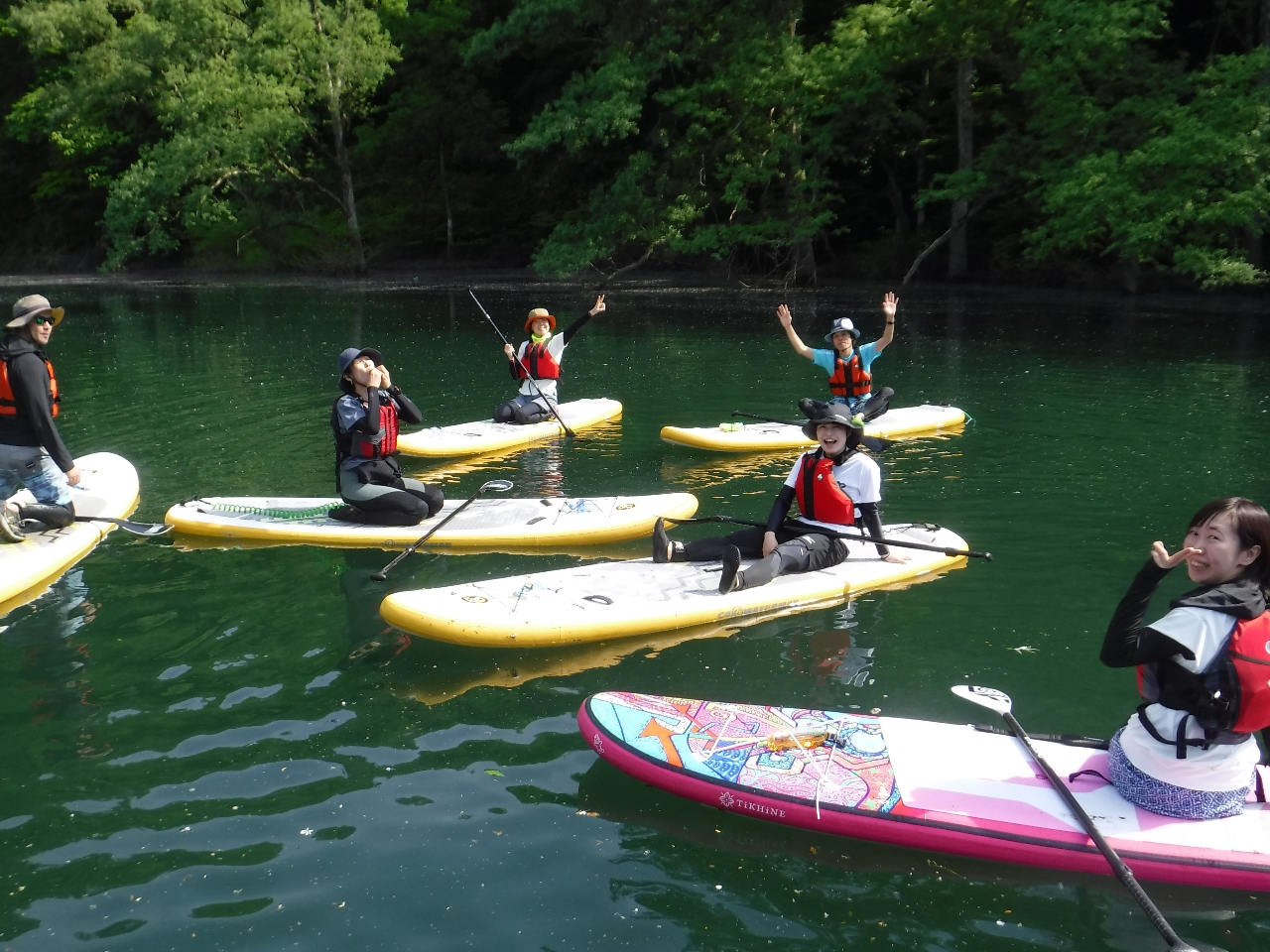 �x�e����SUP�̏�ŃQ�X�g���m�ŉ�b���y���ށI