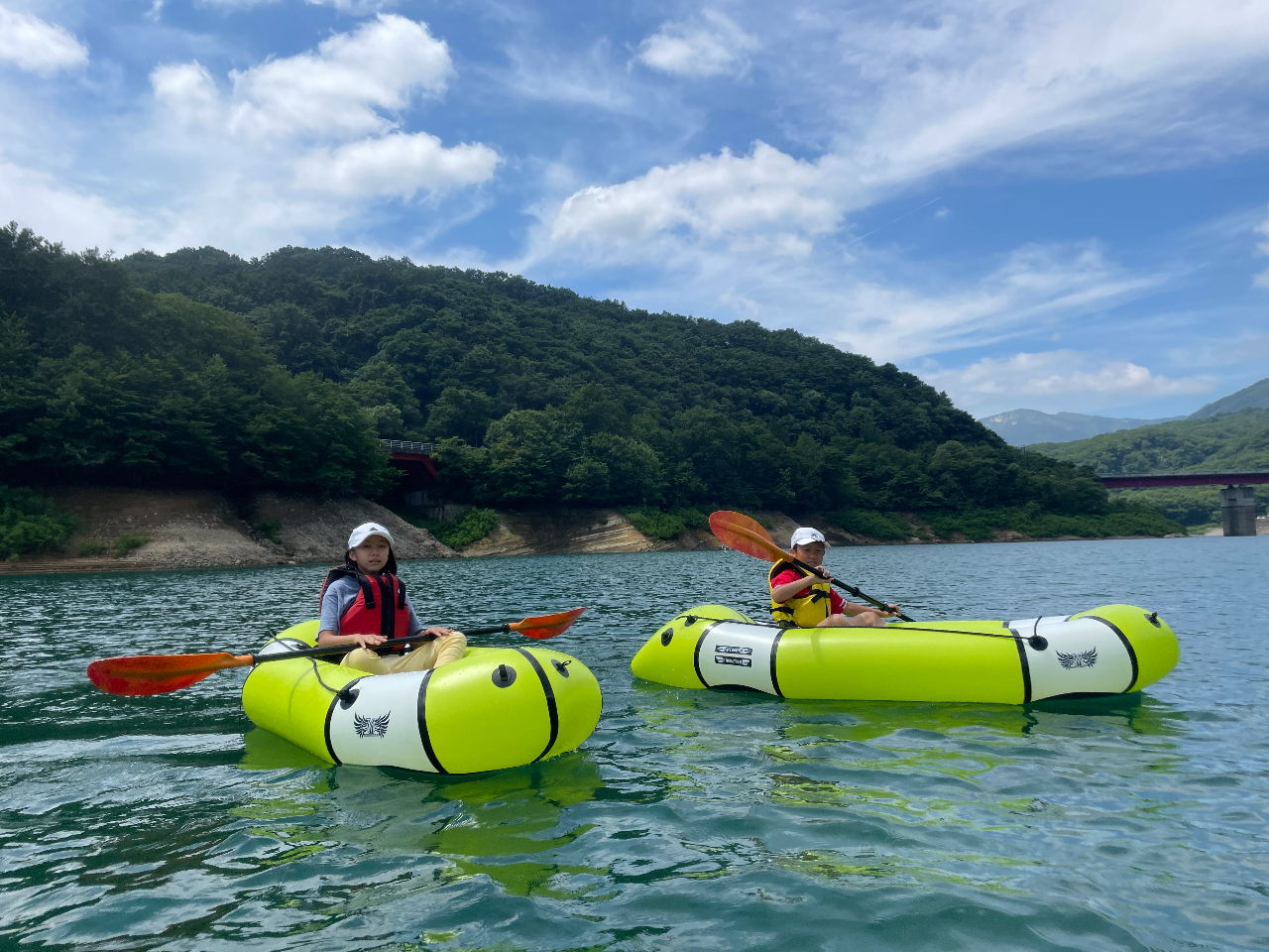 コンパクトで軽いパックラフトはお子様にも大人気!!