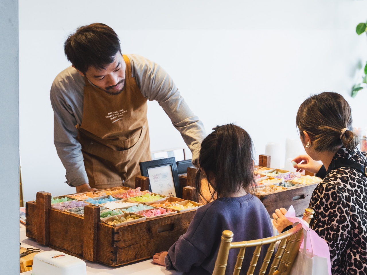 キャンドル教室の様子。