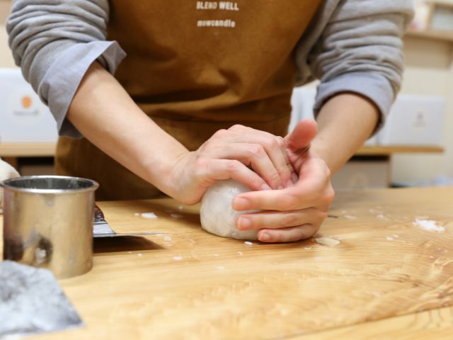 手でこねたり型抜きしてもOK。