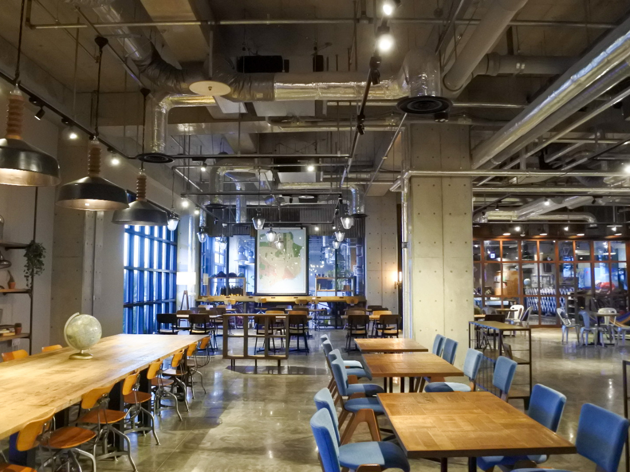 PFɂ̓R[LOXy[X˔JtFEWB̂т肭낰܂B@ʐ^̓C[Wł