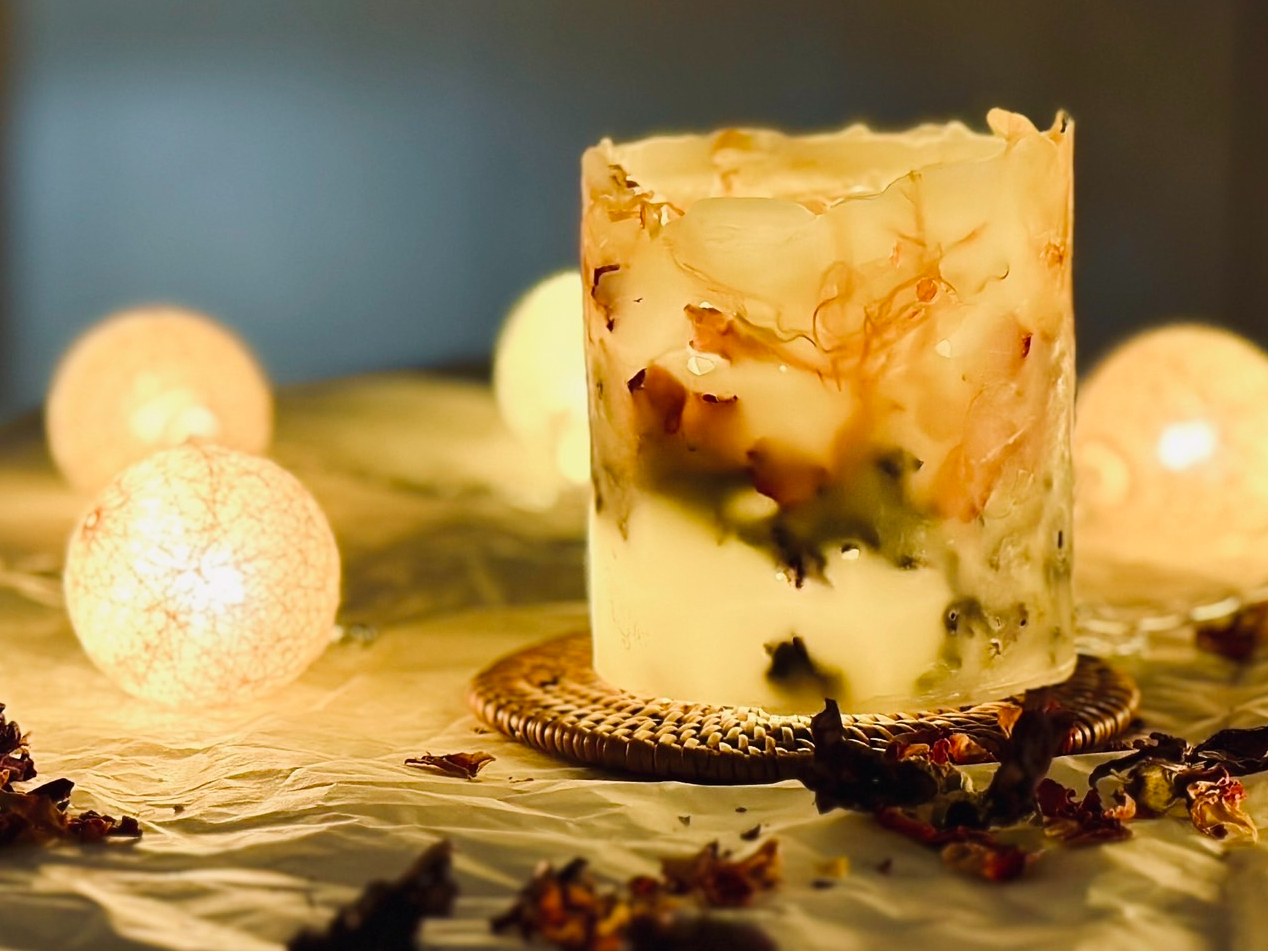 キャンドルやライトにかぶせるランタン。ハーブが透けてキレイです★