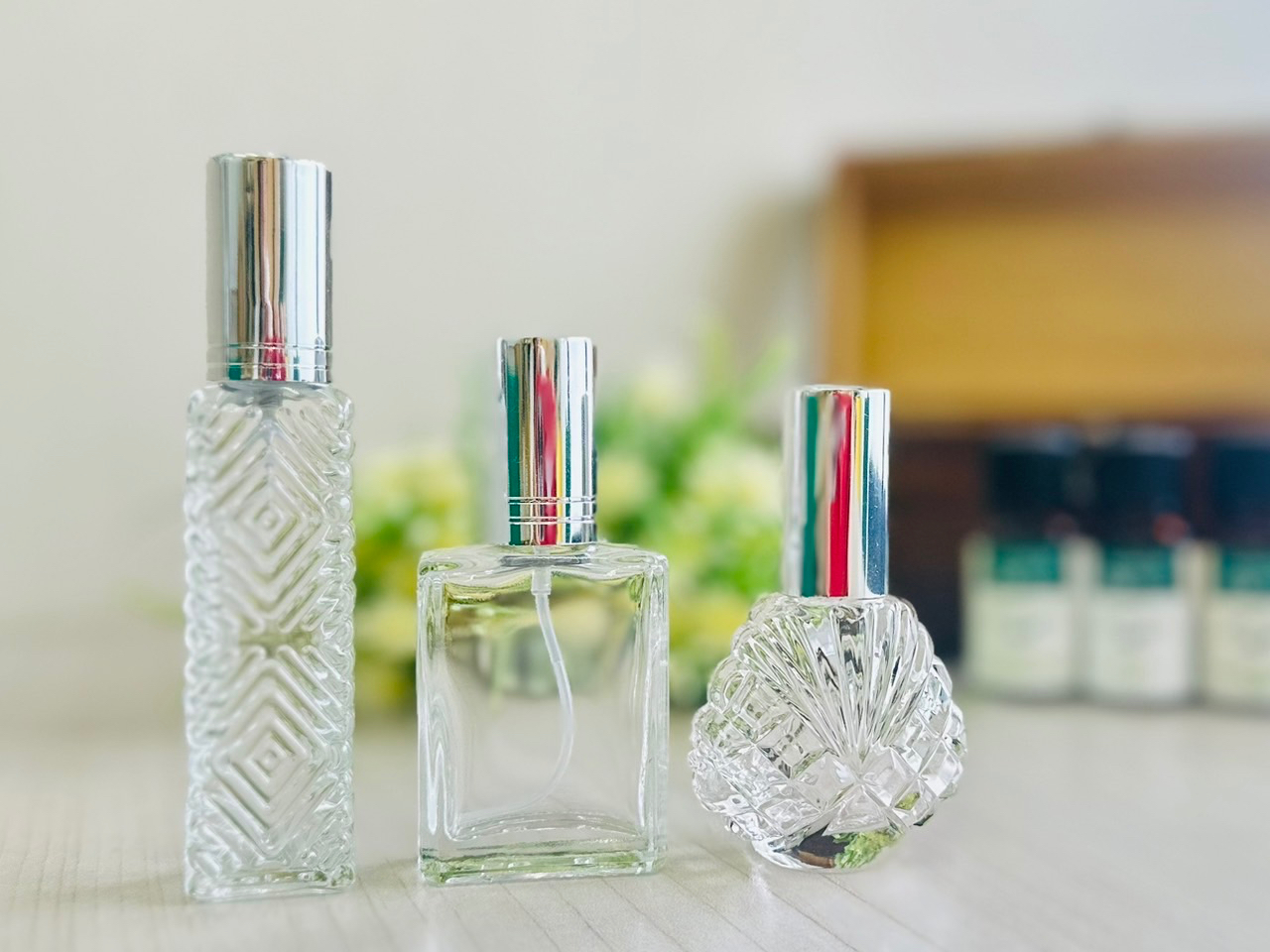 天然の香りで作るアロマ香水作り