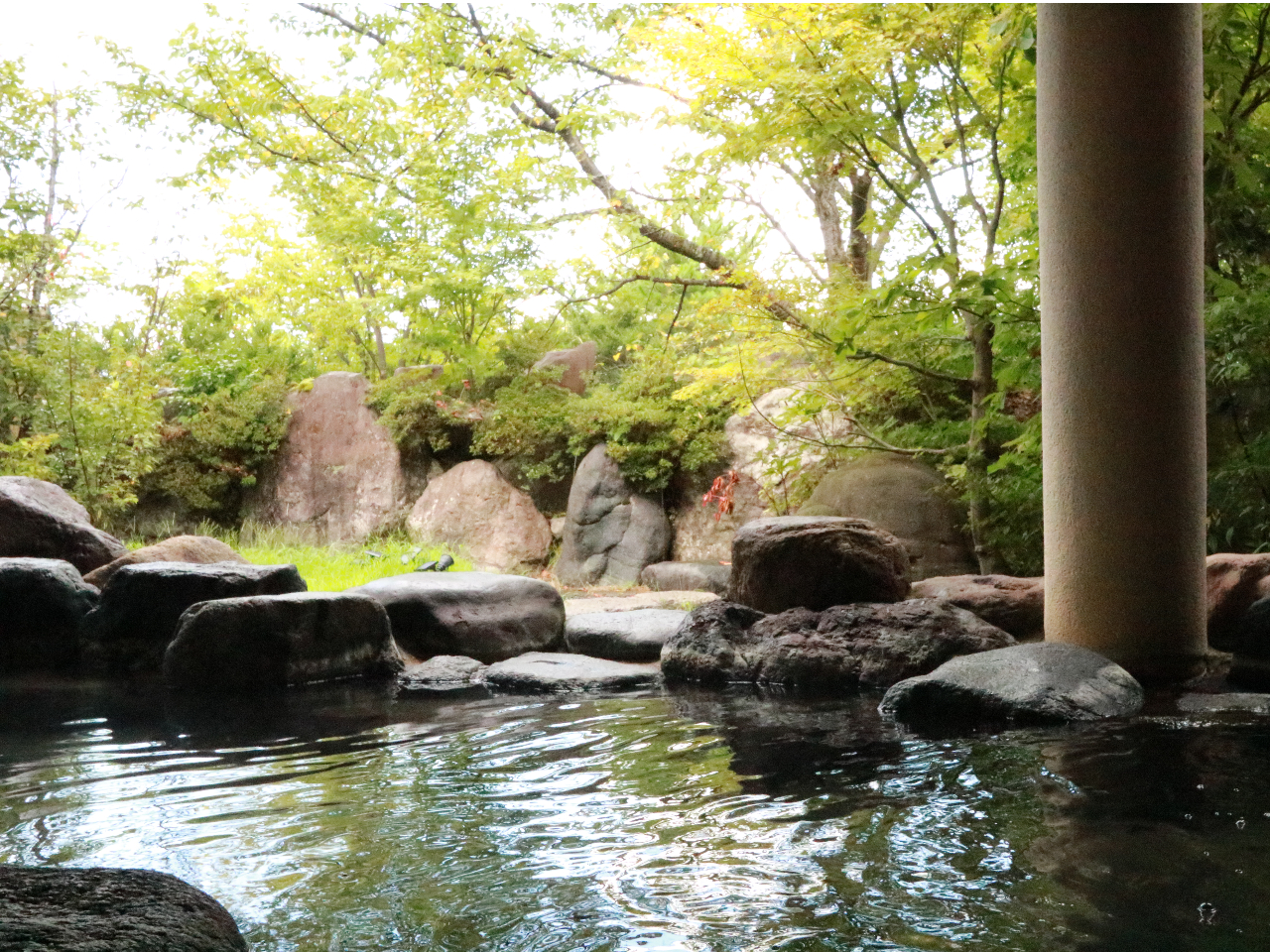 夏の露天風呂