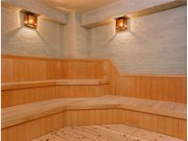 男性の高温サウナ