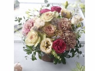 定期カルチャー(趣味)コース。毎月季節のお花を楽しめます。