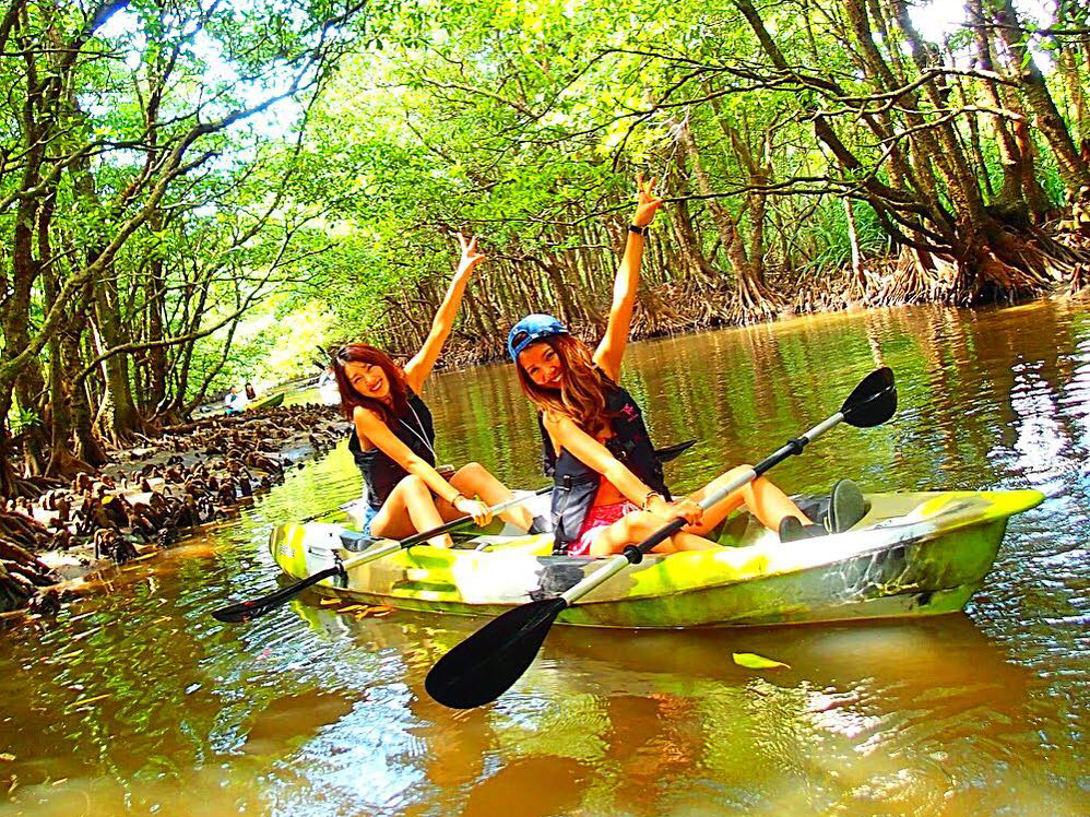マングローブの森をのんびりカヌーで漕いでジャングル秘境パワースポット体験・西表島マングローブカヌーツアー